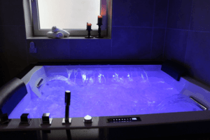 Welltime Private SPA Heiligenhaus - Whirlpool Leuchtend